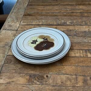 VTG Denby Langley Potpourri Honey Stoneware 2 Dinner 2 Salad Set of 4